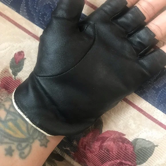 Goth/Biker style mix glove set - Picture 2 of 4